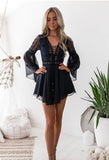 Nuevo Mini vestido bohemio de verano blanco para chicas, vestidos de manga larga con cuello en V y encaje blanco sólido para mujeres